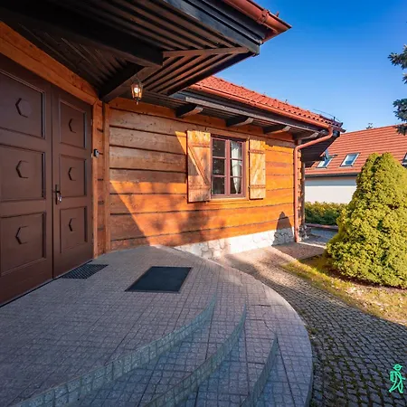 Dom Na Wzgorzu, Myweek