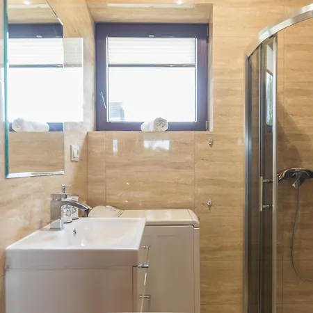 Dom Na Wzgorzu, Myweek 度假居 波兰尼卡-兹德鲁伊