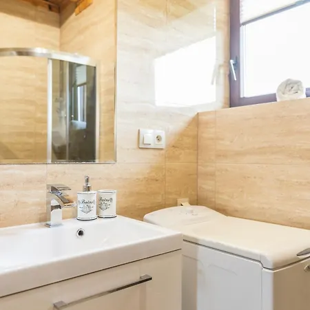 Dom Na Wzgorzu, Myweek 度假居 波兰尼卡-兹德鲁伊