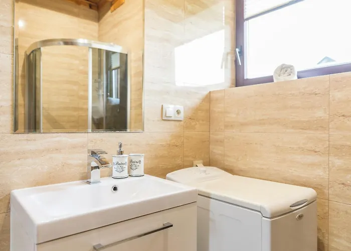 Dom Na Wzgorzu, Myweek 度假居 波兰尼卡-兹德鲁伊